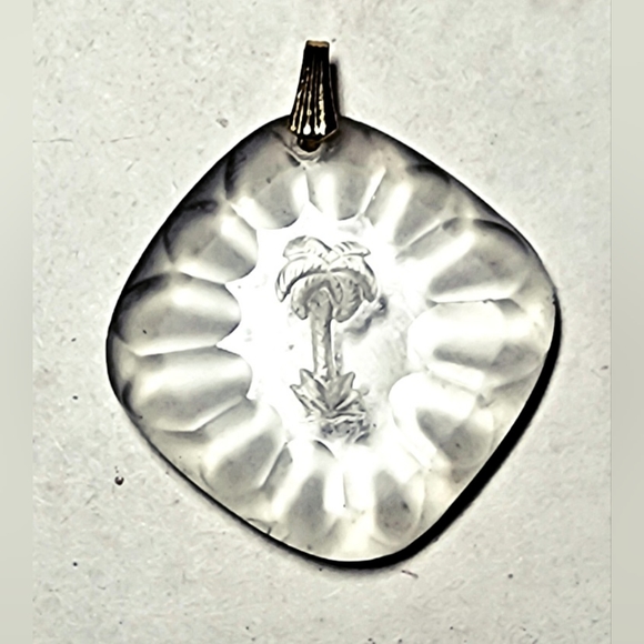 Caribbean palm tree in clear glass pendant for necklace #islandboy #palmtree - Picture 3 of 5